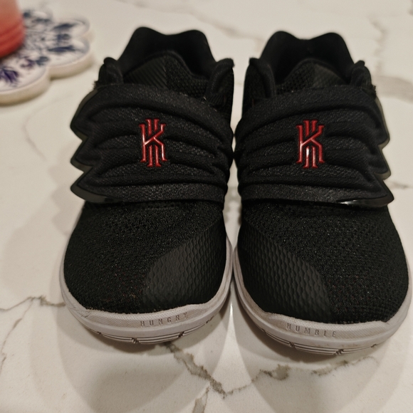 2/55 Nike Kyrie 5 (TD) University Red/Black Toddler - Picture 7 of 14